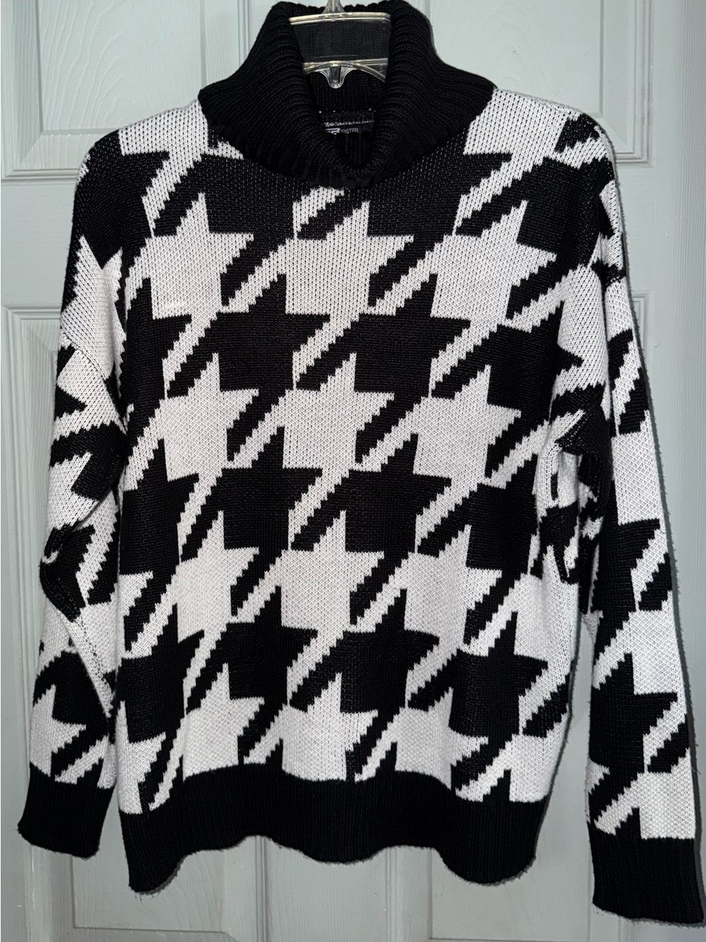 FB Sister Oversized Houndstooth Turtleneck Sweater Black White XS